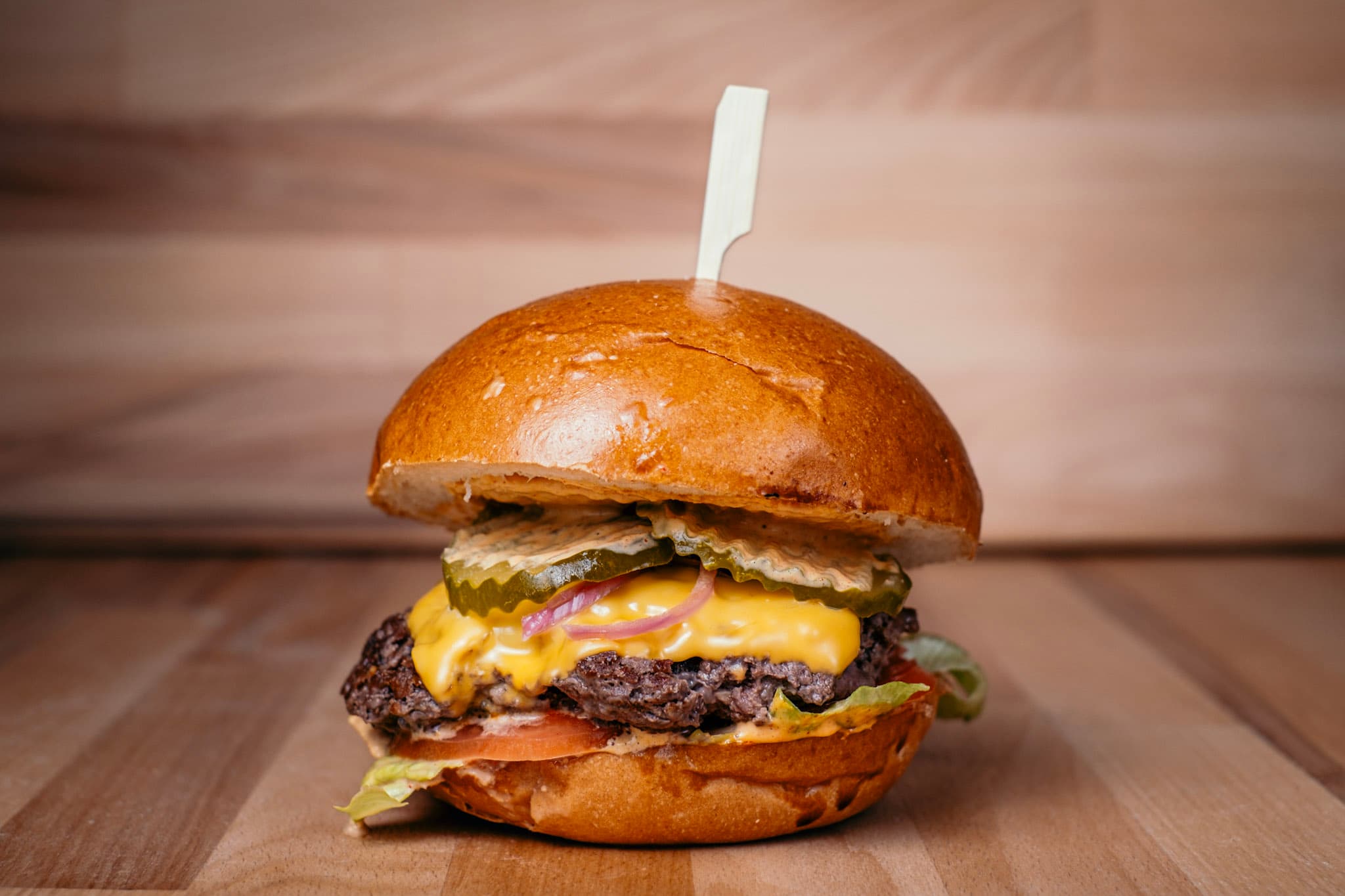 Food fotografie – burger, Bistro jako Brno – ukázka 2 | Kamil Bartoš